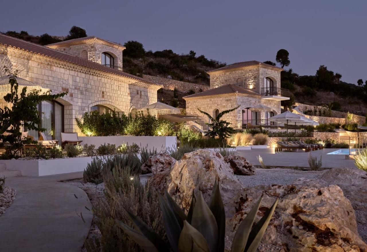 Rebek Luxury Villas & Suites Apartment
